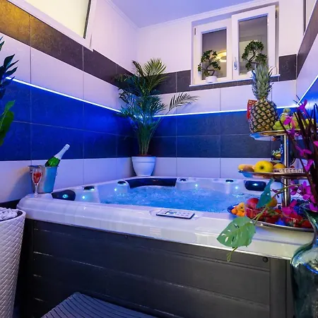 Apartment By The Way Hot Tub And Free Parking Dubrovnik Extérieur photo